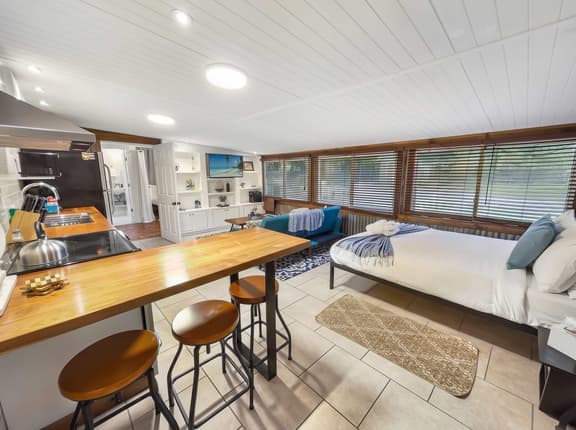 *1429 Island Hideout